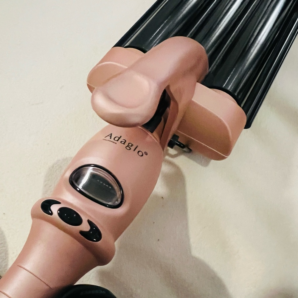 Adagio - triple barrel waver.